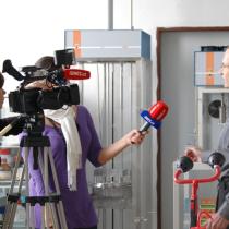 3.11.2010 - Tým iDNES.cz  již zveřejnil svou  reportáž o laboratořích nanocentra...